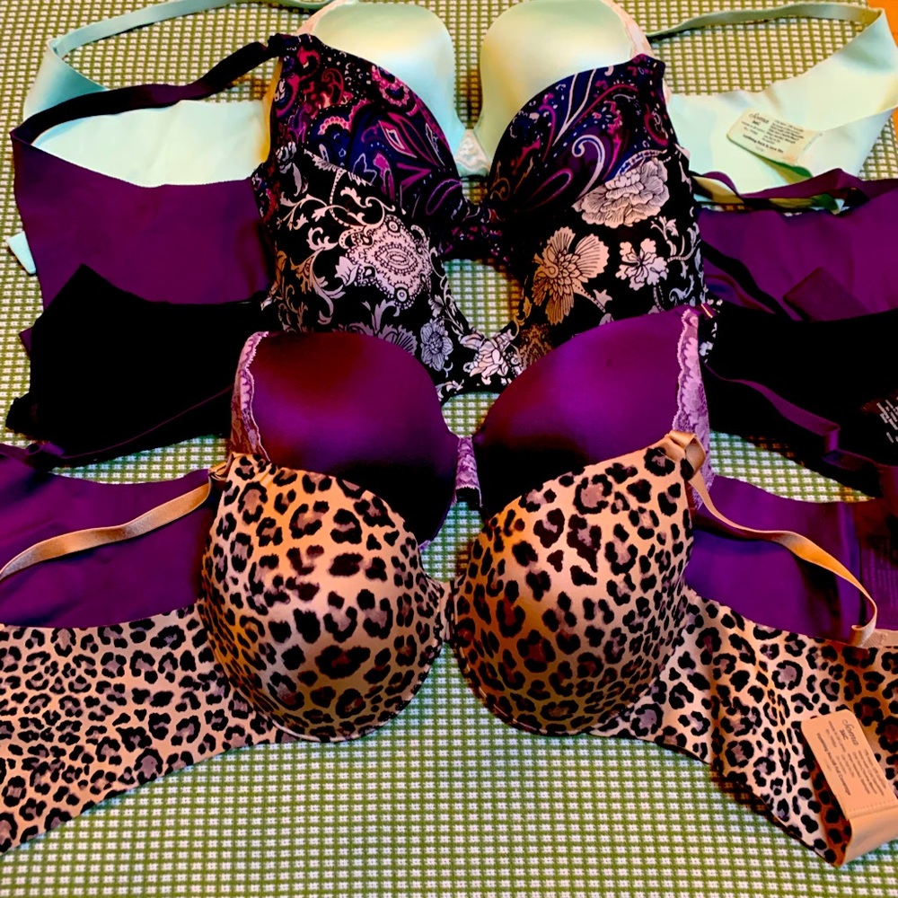 Soma Vanishung edge bras-new /gently worn. Size 36C. Smoke free home.